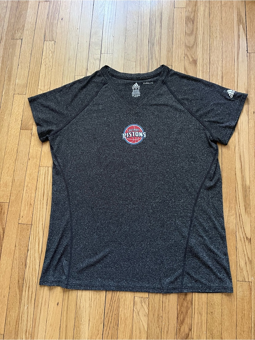 Adidas Climalite Detroit Pistons Women's Sz L Shirt Gray V-Neck NBA Basketball